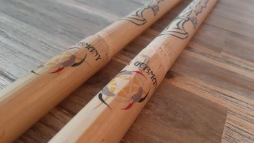 Preview: Ein Paar Rattan Stöcke bedruckt -  kleines Schwert